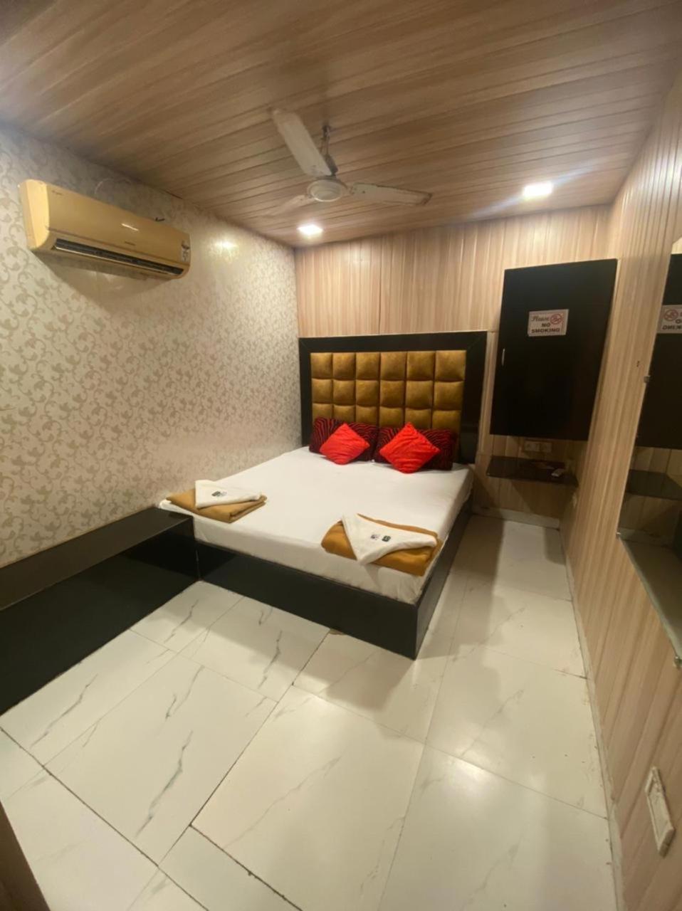 Hotel Janata Bombay Extérieur photo
